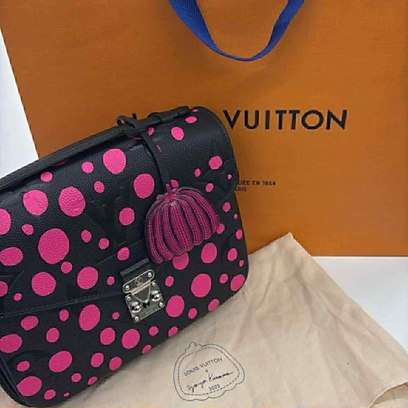 Louis Vuitton Handbags - Louis Vuitton Black and Pink Crossbody Bag